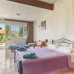 Hotel de apartamente Christianna Nikiana