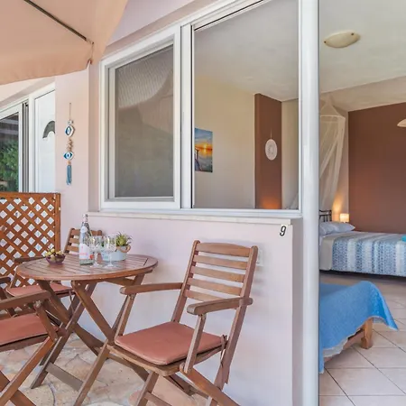 Christianna Apartahotel 3*